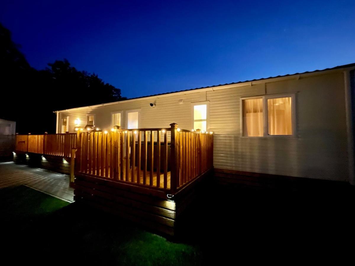 Discover, Relax, Enjoy - All-Round Luxury Lodge Carlisle  Exterior photo